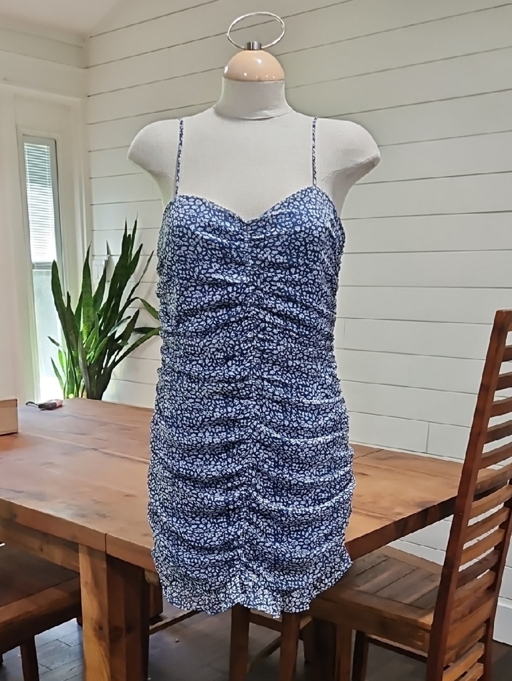 Lulu's Blue and White Floral Ruched Mini Dress Size Med Nwt